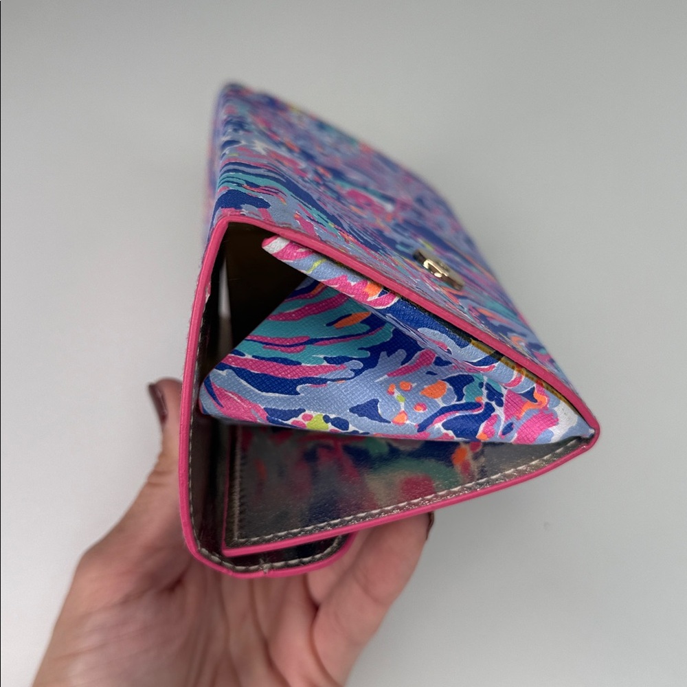 Lilly Pulitzer Sunglass Case Shrimply Chic snap wallet - Picture 12 of 12